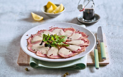 Semerrolle_vom_Jungbullen_mit_Thunfischcreme_und_Rucolasalat-1