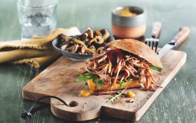 Pulled_Beef_Burger_mit_Knoblauchpilzen_18x13cm