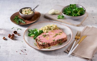 Entrecote_in_Rosmarinbutter_an_Blumenkohl